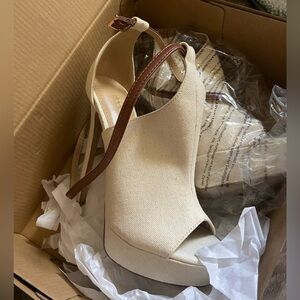✅ Brand New High heels